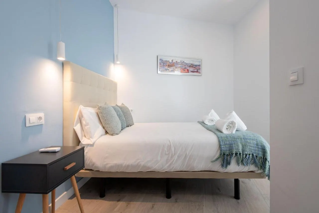 Nine O Clock San Luis Skyview Apartment Seville 0*,  Spain